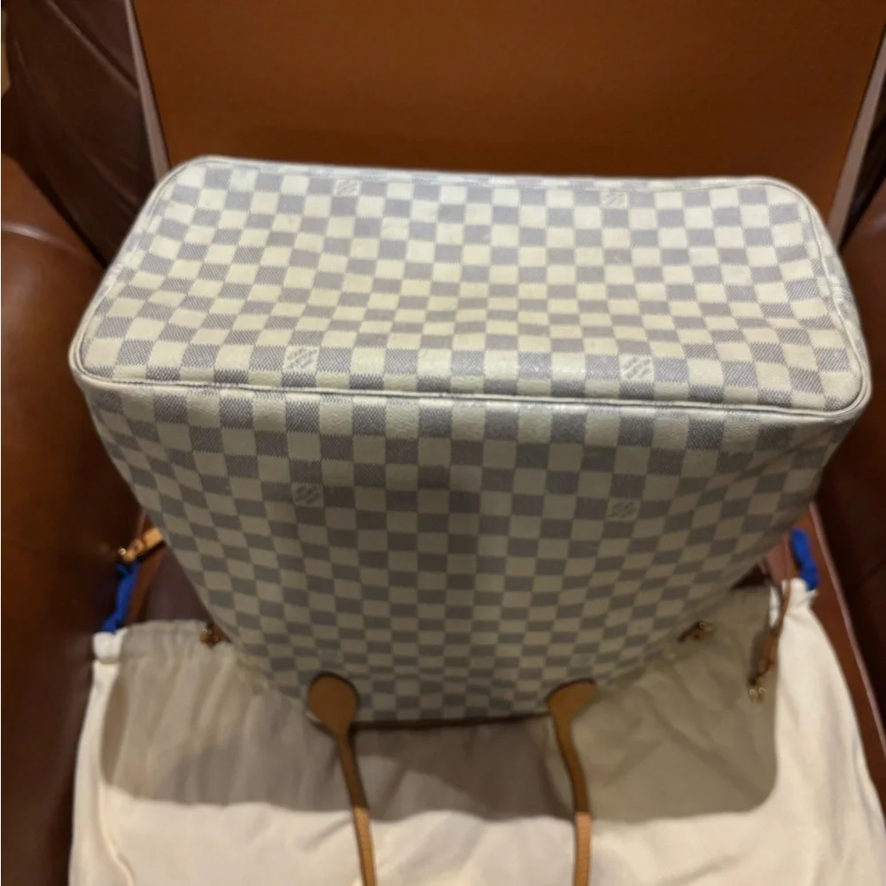 Louis Vuitton Damier Azur Canvas Tote in Ivory and Light Blue with Vachetta Trim - Picture 9 of 15